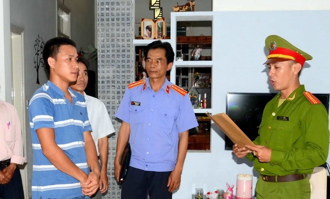 Trai lang tro thanh ty phu nho… phim den hinh anh