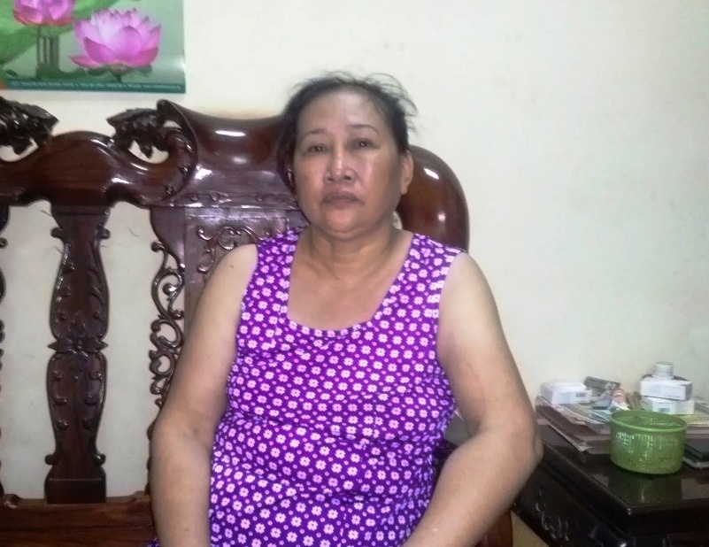 Bà Hương bàng hoàng kể lại vụ việc suýt bị thiêu sống.