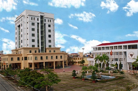 Truong Y bat ngo doi diem chuan, thi sinh buc xuc hinh anh