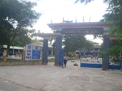 Nu sinh lop 9 treo co tu tu hinh anh