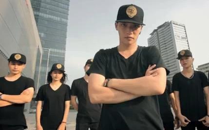 Vu dieu tren duong pho cua nhom Handi Crew hinh anh