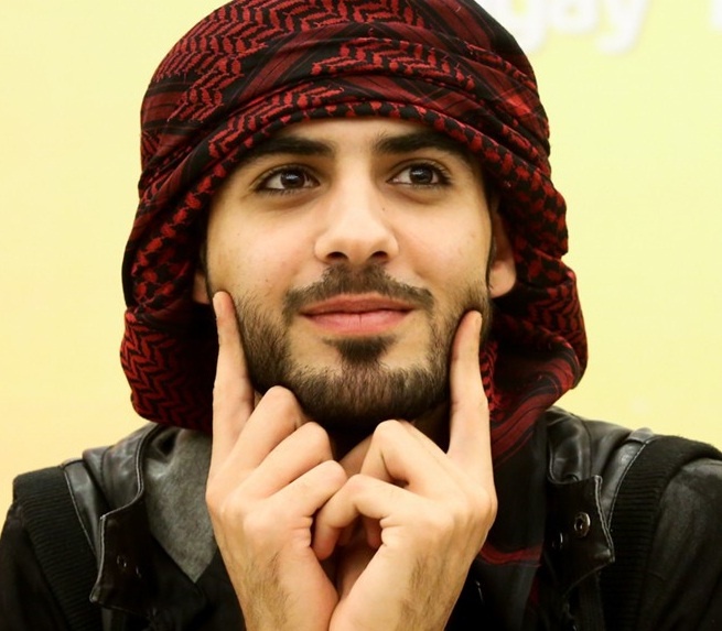 Cac cu chi khien 'trai dep truc xuat' bi nghi ngo gioi tinh hinh anh