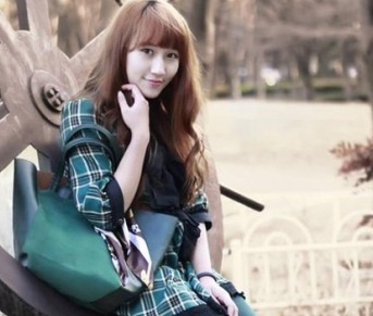 Co chi cua cap 9X sinh doi xinh dep la A hau nguoi Viet hinh anh