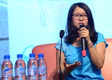 Huyen Chip - 9X di 25 nuoc binh tinh doi mat doc gia hinh anh