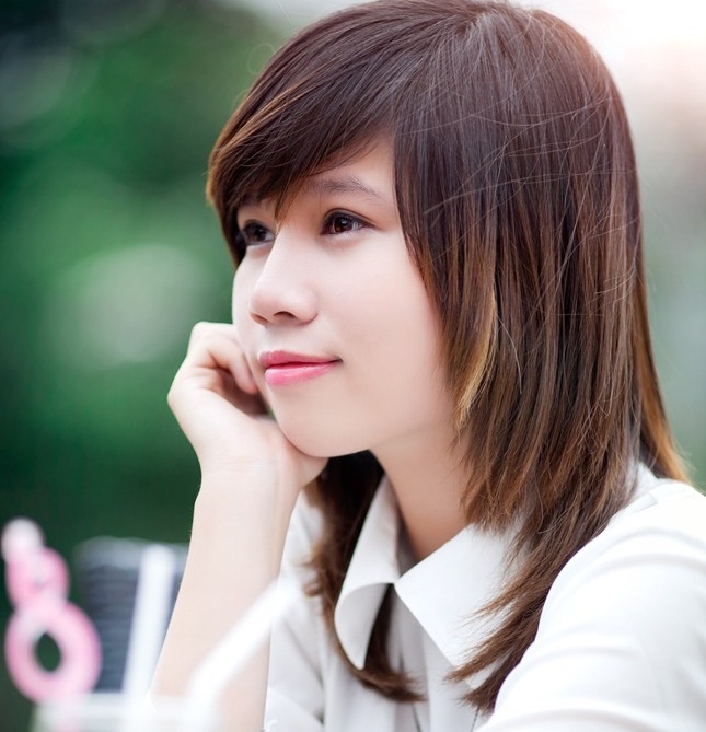 9X thu nhap 2.000 USD xin loi vi miet thi giao vien hinh anh