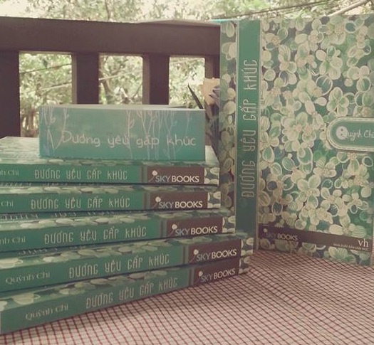Duong yeu gap khuc - Sach cua mua co don hinh anh