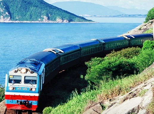 16 toa tau dac biet den Quang Binh phuc vu tang le hinh anh