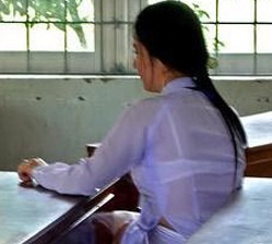 Thoi trang xuyen thau tan cong hoc duong hinh anh