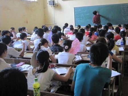 Day them khong phep: phat 6-12 trieu dong hinh anh