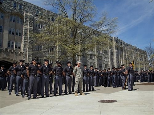 Kham pha Hoc vien Quan su Hoa Ky hinh anh