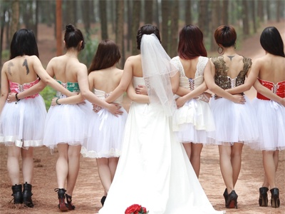 Anh cuoi doc cua cap vu cong dinh dam lech nhau 20 tuoi hinh anh
