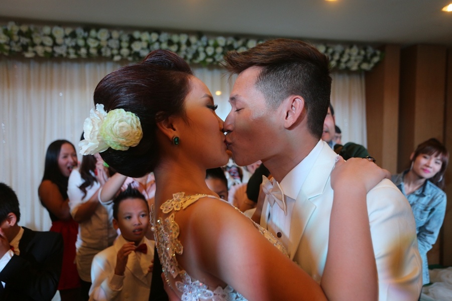 Truong nhom Big Toe hon dam duoi co dau lech 20 tuoi hinh anh