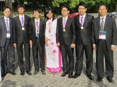 Thay giao cua cac chang trai vang Viet Nam hinh anh