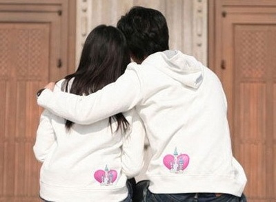 Che ban trai mang 100.000 dong di hen ho, co gai bi nem da hinh anh