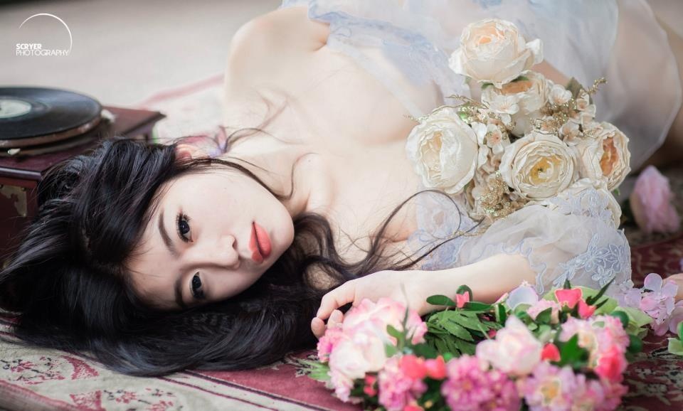 Hot girl coi do tung bi doi qua, san sang yeu trai ngheo hinh anh