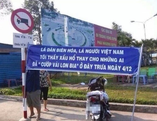 Nong trong ngay: Nguoi Bien Hoa treo bien xau ho vi hoi bia hinh anh