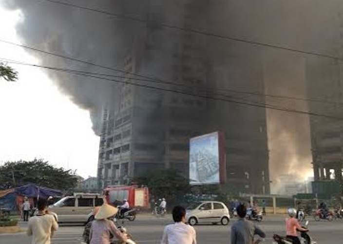 Chay lon tai KDT An Hung: 3 nguoi bi thuong hinh anh