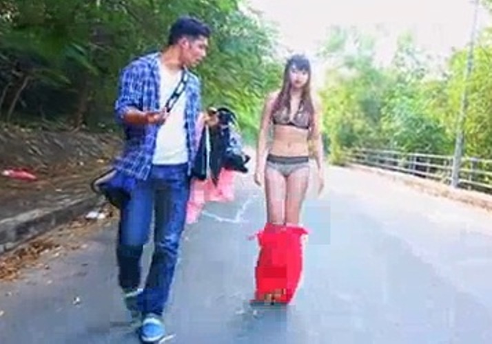 Clip co gai coi do tra qua phien ban Vung Tau hinh anh