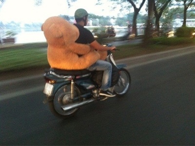 Nong trong ngay: Di xe cui bap gai 'chanh' co theo? hinh anh