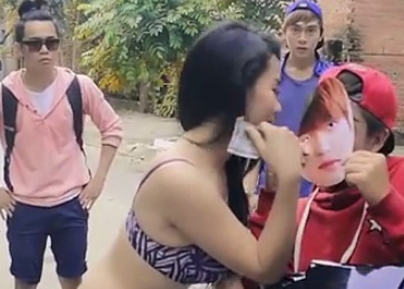 Clip coi do phien ban 100 nghin, hoi cua va Kim Tan hinh anh