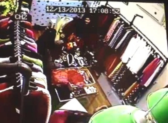 Clip ba gia an cap quan ao vao thu 6 ngay 13 hinh anh