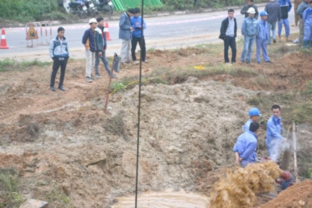 3.500 ho dan Ha Noi mat nuoc sinh hoat do vo duong ong hinh anh