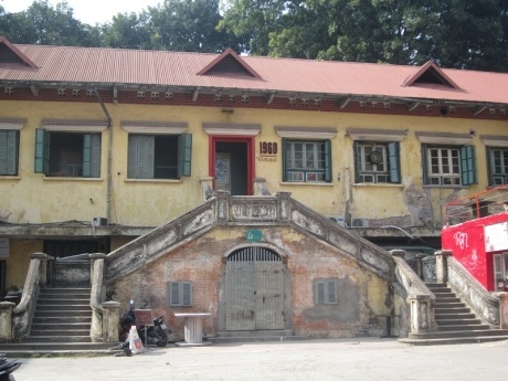 Zone 9 bong choc thanh 'khu nha hoang' hinh anh