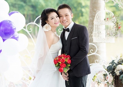 Tro chuyen voi cap doi nhay zumba vui nhon trong dam cuoi hinh anh