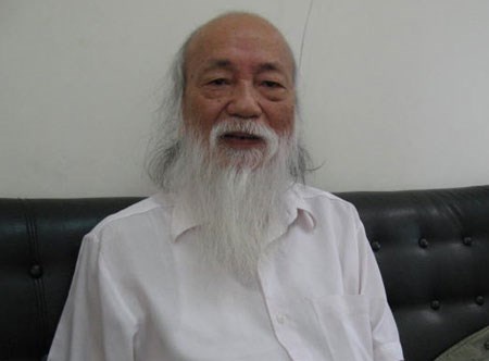 PGS Van Nhu Cuong xin loi thay hoc tro hinh anh