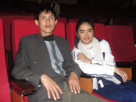 Co gai thach thuc tu than hinh anh