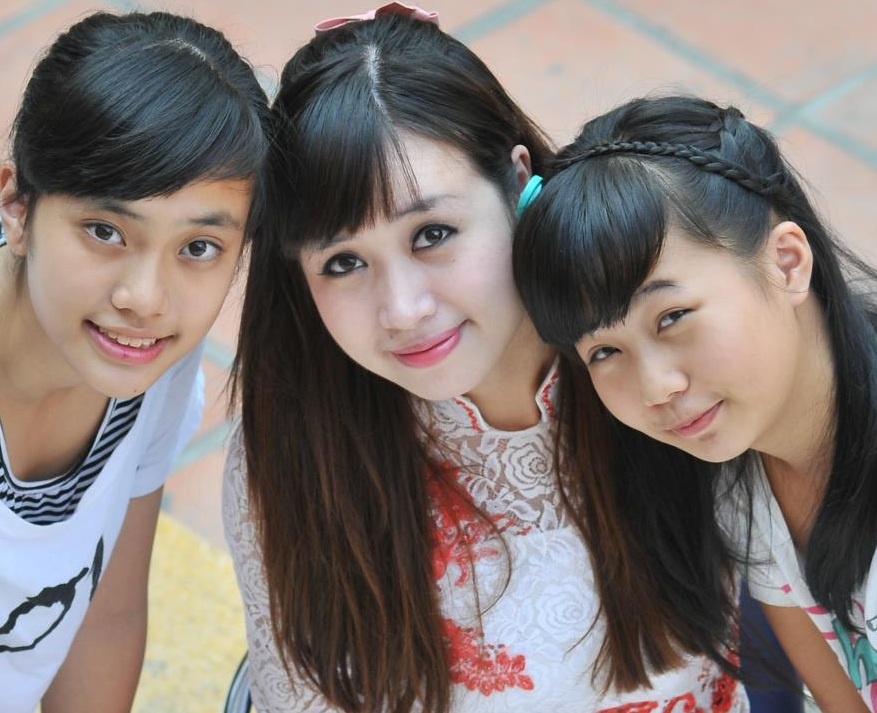 Co giao xinh dep lan san lam MC Du bao thoi tiet hinh anh