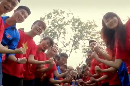 Clip loat ca si tre khuay dong ‘Di voi mat troi’ hinh anh