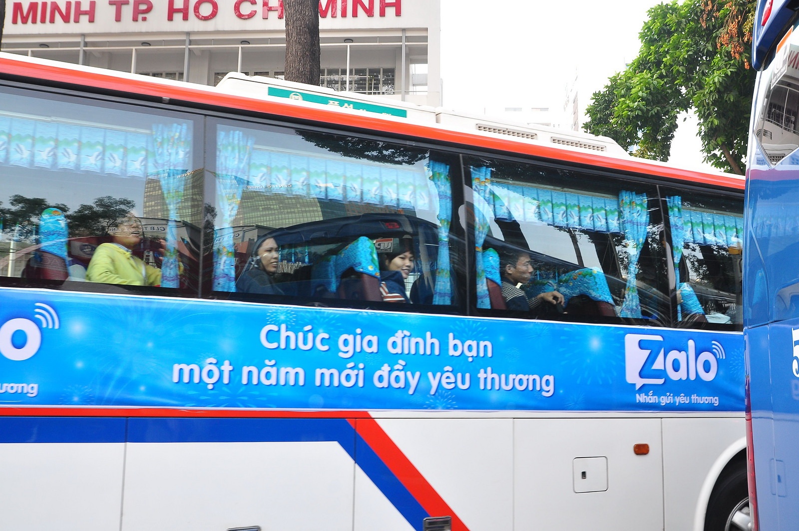 Zalo ho tro ve xe cho sinh vien ve que dip Tet hinh anh