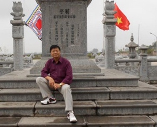 Phong vui ve cua hieu truong Dinh Doan hinh anh