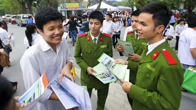 Nhieu diem moi trong tuyen sinh nganh cong an hinh anh