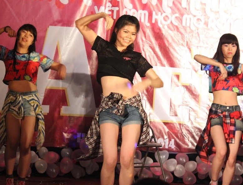 Nu sinh su pham nhay sexy thi tai nang hinh anh