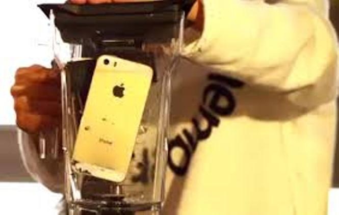 E-kip ‘Anh khong doi qua’ xay nat 2 chiec iPhone 5S hinh anh