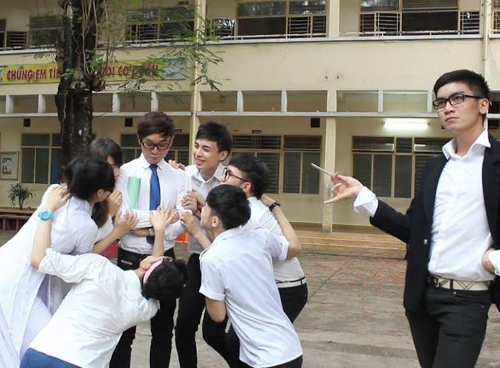 Clip hài Tình yêu tuổi  học trò BB&BG kết hợp cùng giảng viên Nguyễn Hoàng Khắc Hiếu  thưc hiện.