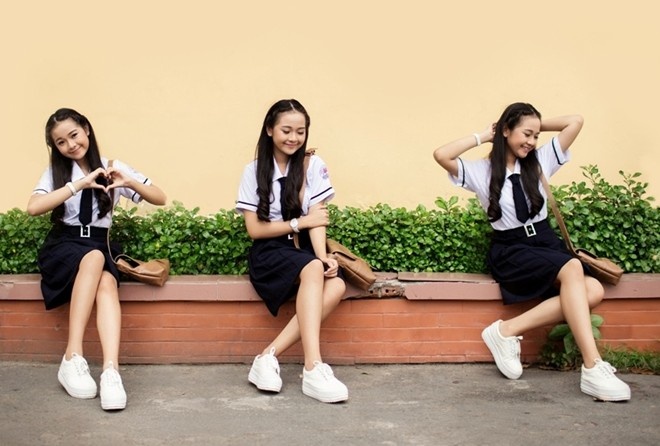 Dâng kể lại: “Chị vội vã đến trường còn mình tung tăng về nhà, sau đó mệt quá đã ngủ thiếp đi. Khi tỉnh dậy thấy nhiều cuộc gọi nhỡ và tin nhắn, trong đó chị lo sợ mình bị kẻ xấu hại rồi nhắn tin: “Ai đang giữ điện thoại thì mong trả lại em tôi, em là mạng sống của cả cuộc đời tôi”. Khi đọc được những dòng ấy, mình cảm tấy tội và thương chị lắm