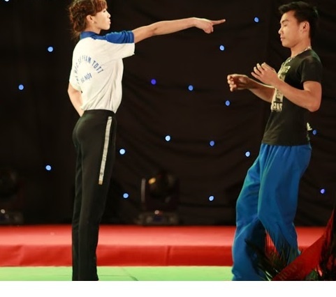 Cô gái Lào Cai có chiều cao 1m71 theo học chuyên ngành bóng chuyền, đam mê võ thuật.