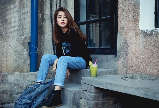 Hiện tại, Chi Pu là một trong những hot girl hàng đầu Việt Nam với 2,3 triệu lượt người theo dõi trên fanpage cá nhân. Cô lien tiếp tham gia nhiều hoạt động người mẫu ảnh, đóng phim.