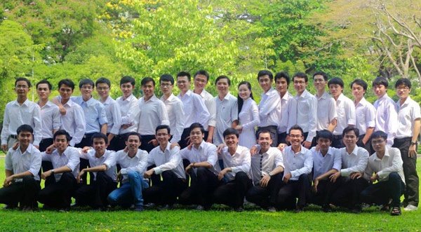 Các bạn cùng lớp đại học của Vy Khanh.