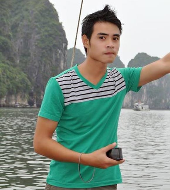 Tiến Đạt không muốn thua kém bạn gái nên đã quyết định lập nghiệp ở nước ngoài.