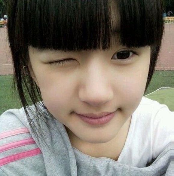 Nu sinh nghi hoc vi duoc qua nhieu nguoi ham mo hinh anh