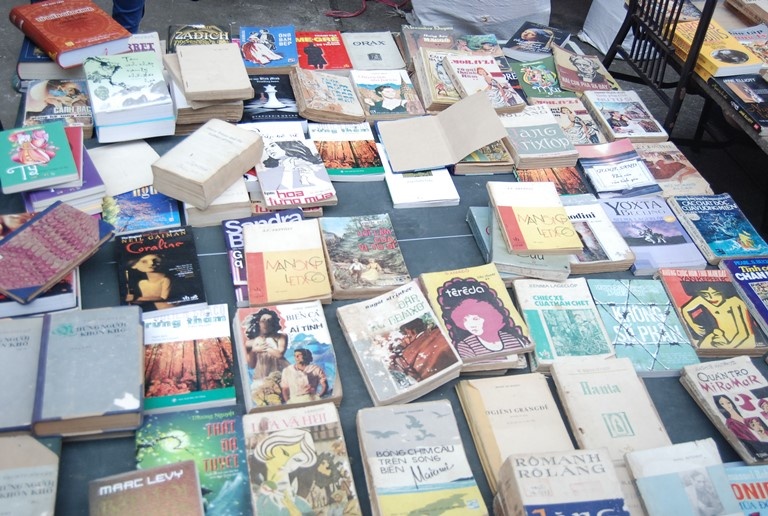 Sách cũ trong phiên chợ của 