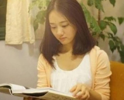 Tranh cai nay lua vi nhan sac co giao tieng Anh hinh anh