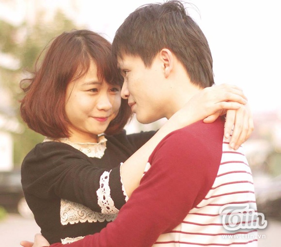 Cặp đôi luôn hạnh phúc bên nhau dù có nhiều điểm trái ngược.