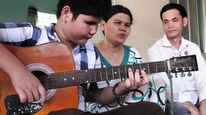 Cau be mu choi 14 nhac cu hinh anh