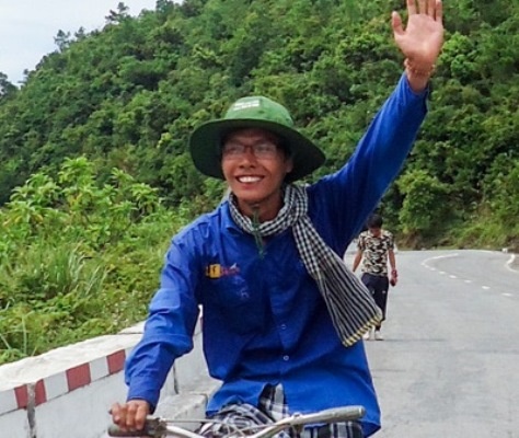 Chang trai Viet dap xe vong quanh the gioi vao thang 7 hinh anh