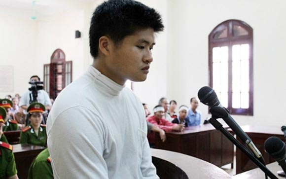 Võ Minh Tuấn trước vành móng ngựa (Ảnh: Vietnamnet).